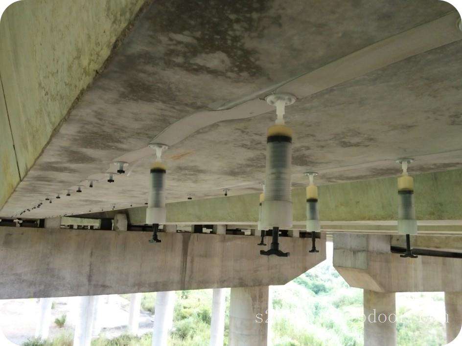 混凝土裂縫修復(fù)加固技術(shù)探討